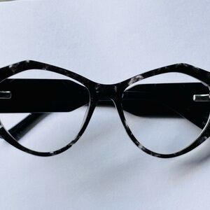 T W1025 #194 53/16/140 Eyeglass Frame/ Pre-Owned.